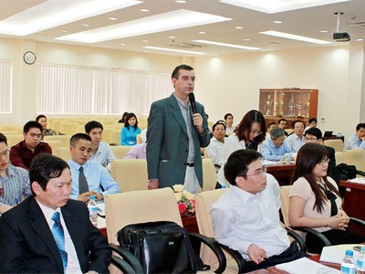 Nới room: nên trao quyền cho cổ đông